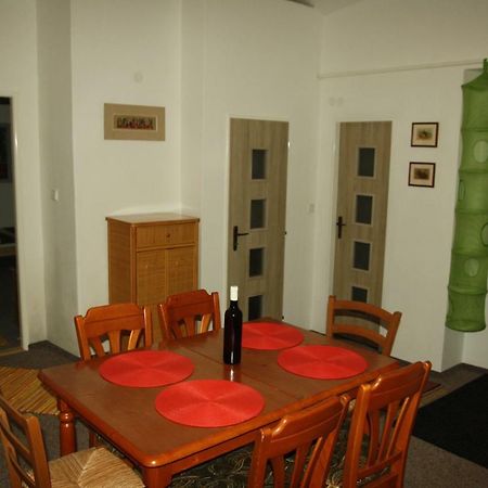 Zeleny Dum Apartment Svoboda nad Upou Bagian luar foto