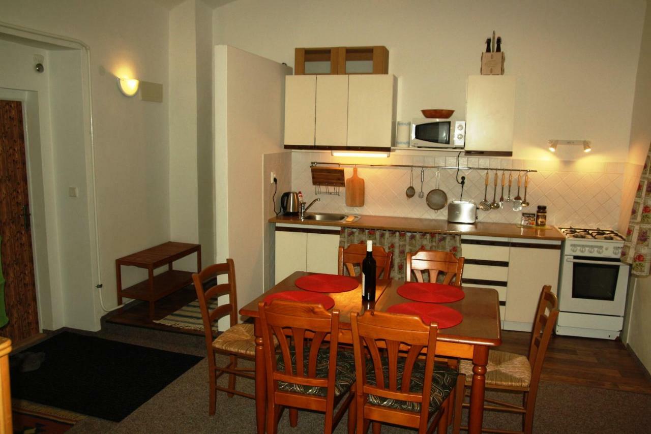 Zeleny Dum Apartment Svoboda nad Upou Bagian luar foto